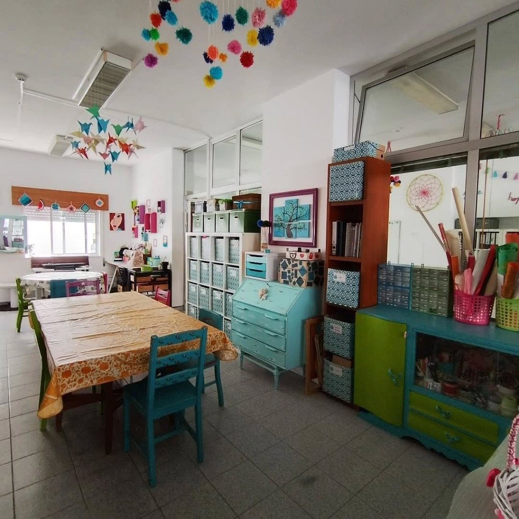 Sala de expressão plástica e atividades criativas do Centro